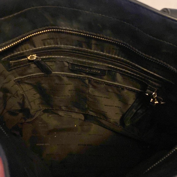 Michael Kors tote - Picture 3 of 6